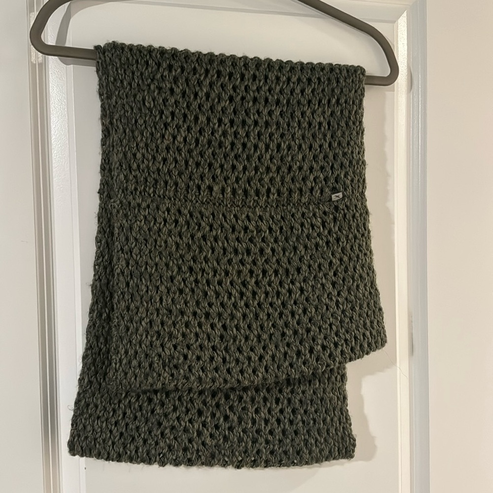 Eddie Bauer infinity scarf, green